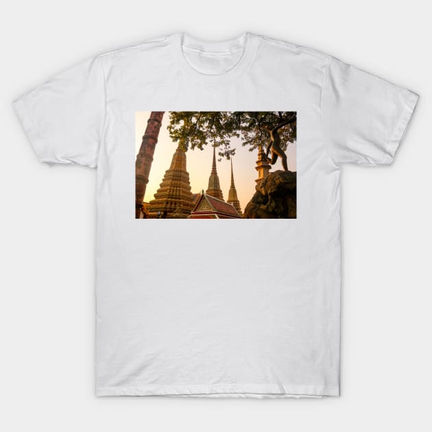 Mosaic tiled Buddha stupas and an iron sculpture at Wat Pho temple. T-Shirt by kall3bu